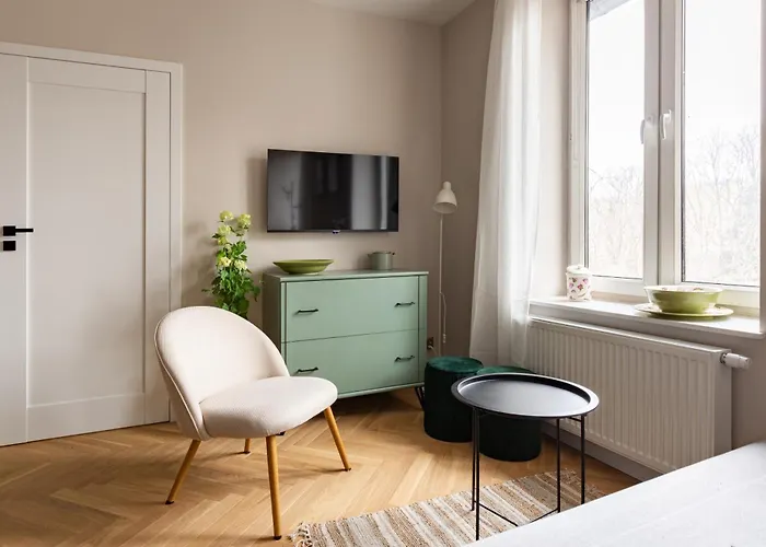 Nowy Port Deluxe By Bookinghost *