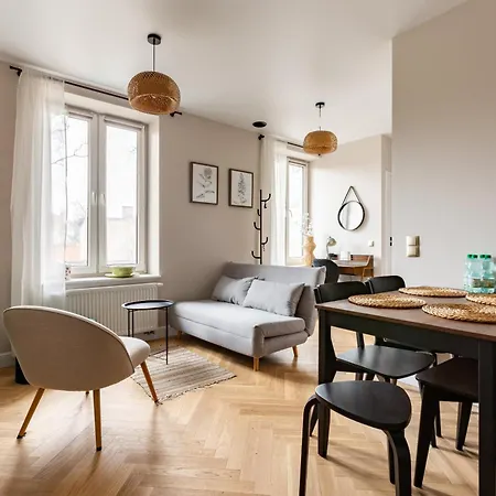 Nowy Port Deluxe By Bookinghost