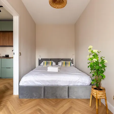 Nowy Port Deluxe By Bookinghost